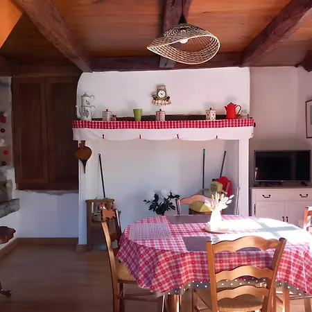 Casa de Férias Au Village 'l' Oustalou' *