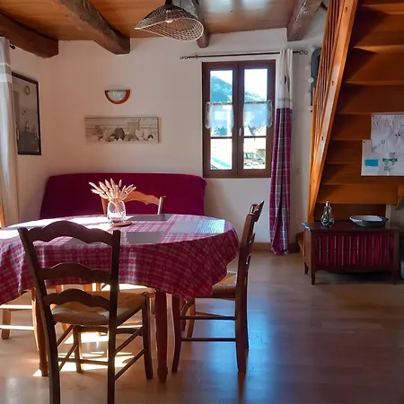 Дом отдыха Au Village 'l' Oustalou' Корн